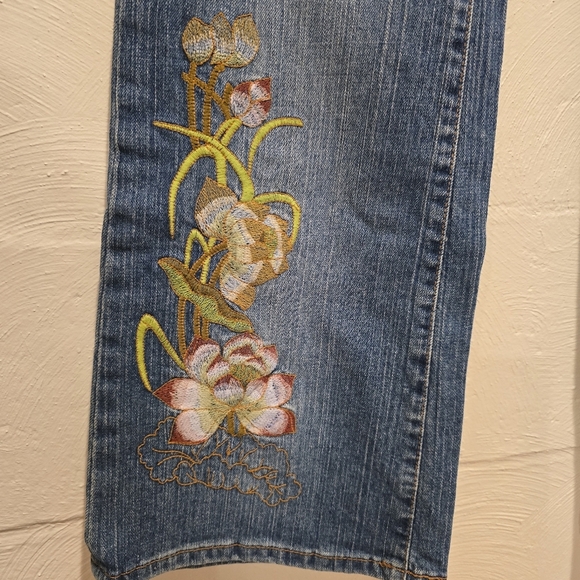 a.n.a. A New Approach Embroidered Floral Boho Womens Bootcut Jeans Size 10 Denim - Picture 3 of 14